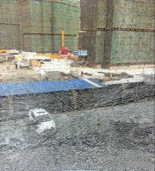 双层玻璃爆裂了一层还能用吗