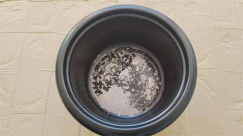 电炖锅涂层掉了还能用吗