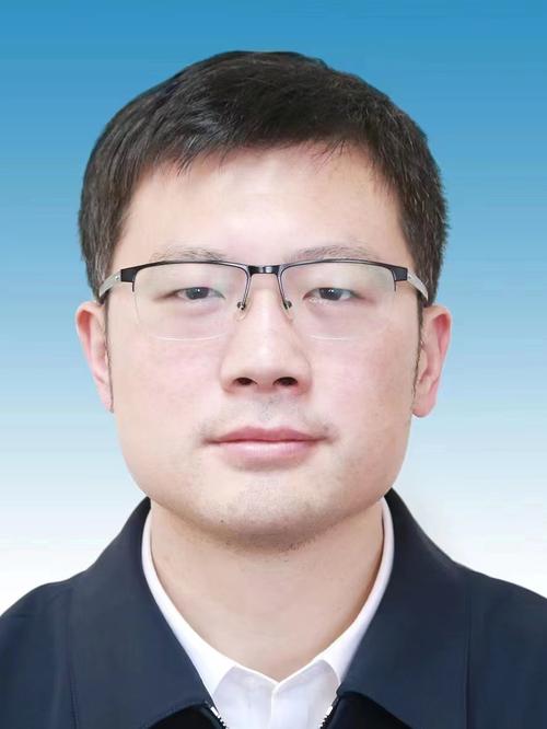 李振的个人资料