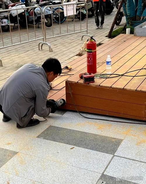 重新铺地砖需要砸了吗截图