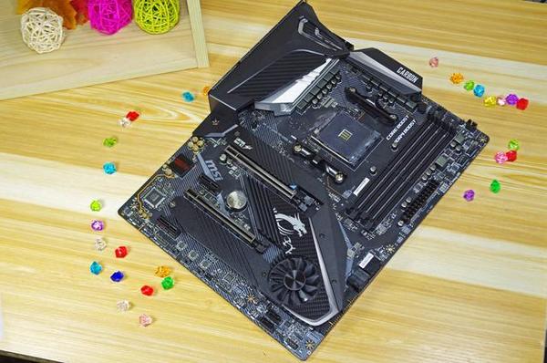 显卡多厚会挡住pcie