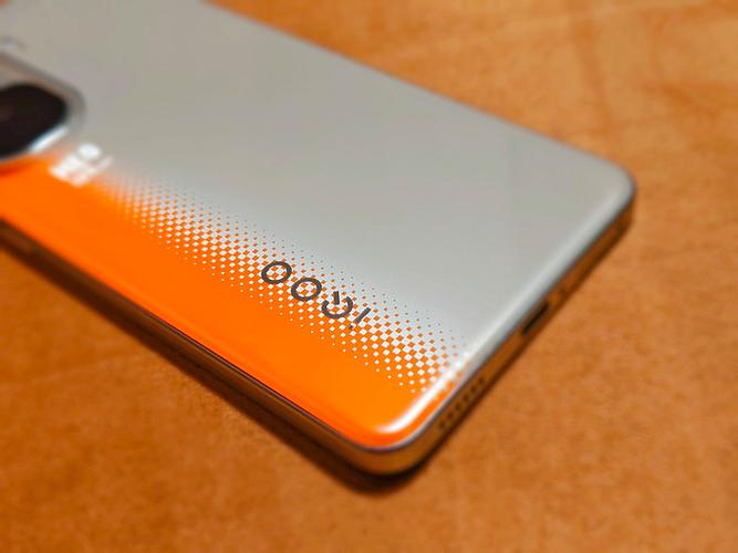 iQOO游戏伴侣声音怎么调大