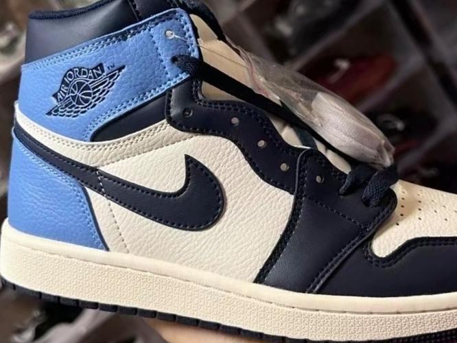 aj1正码入还是大半码舒服