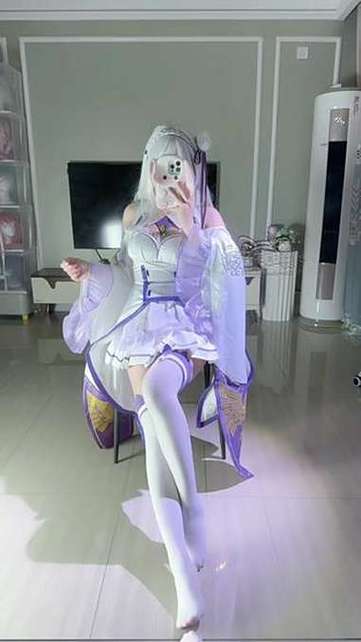 爱零cos截图