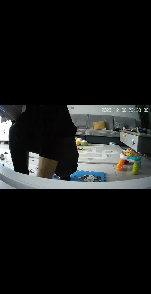 监控里面看到一束光