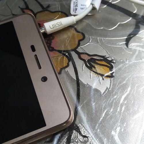 耳机孔突然插不进去了怎么办