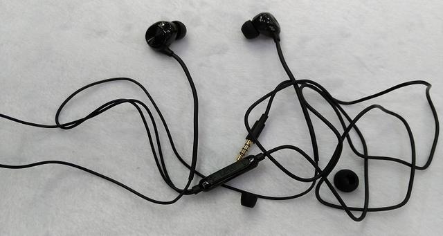 耳机没坏但只有一边有声音