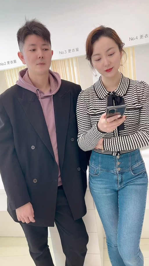 王乐乐余声主持人男生队