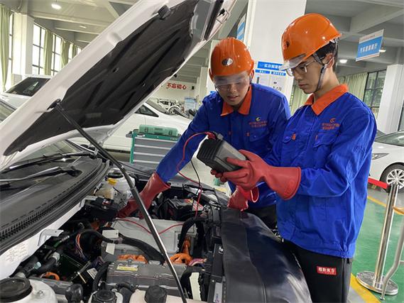 哪里可以学新能源汽车维修