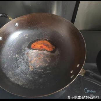 为什么锅刷完水是黑的