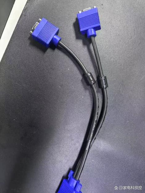 电脑一拖二切换显示屏
