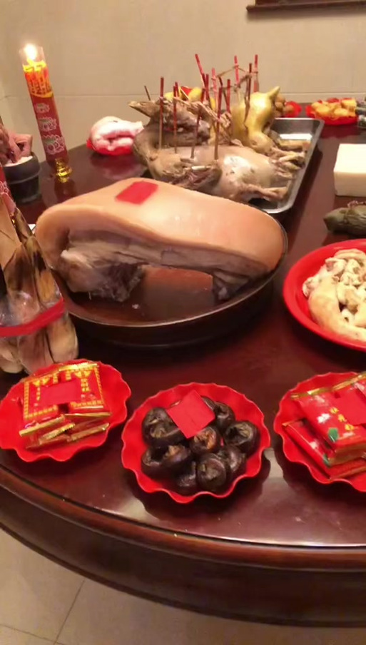 上供鸡鱼是生的还是熟的