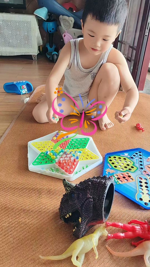 小孩子自言自语