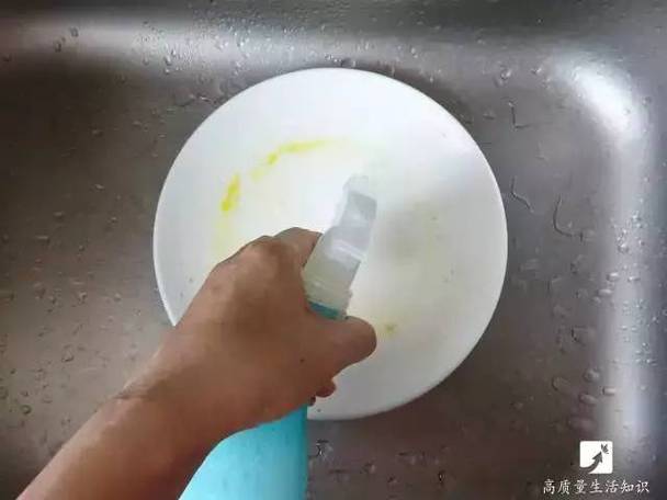 用小苏打自制洗洁精