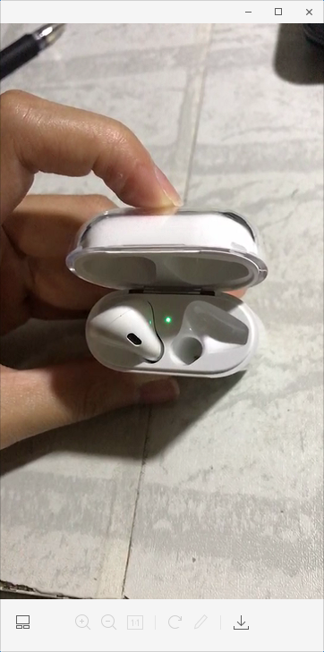 airpods充电闪黄灯
