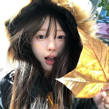 又纯又欲头像女