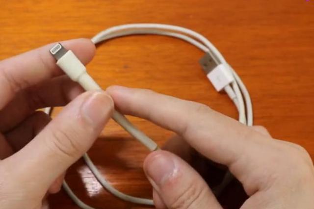 苹果充电线沾了水还能用吗