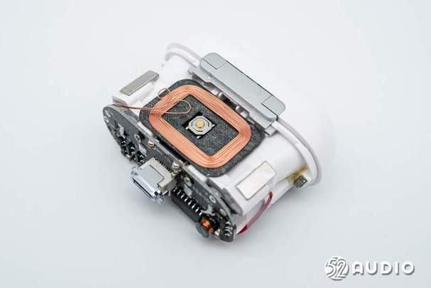 华强北苹果无线耳机拆解