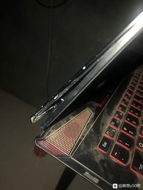 电脑屏幕开胶了怎么粘