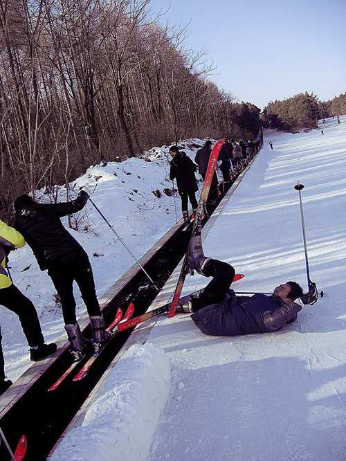 滑雪魔毯