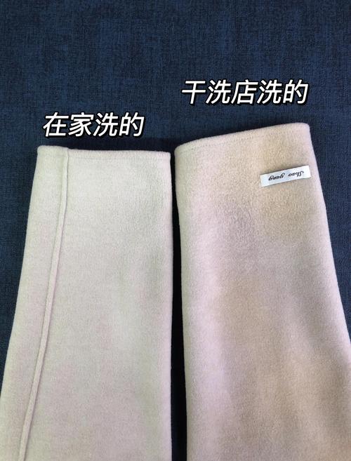 黑色羊绒大衣沾白毛怎么办缩略图