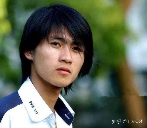 韩寒为什么没上大学