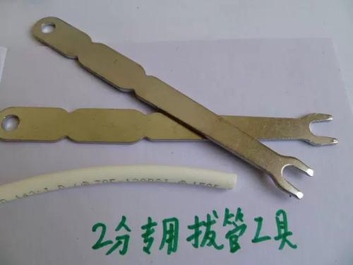 净水器连接管拆卸方法