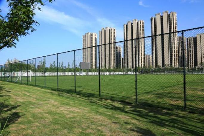 30亩几个足球场