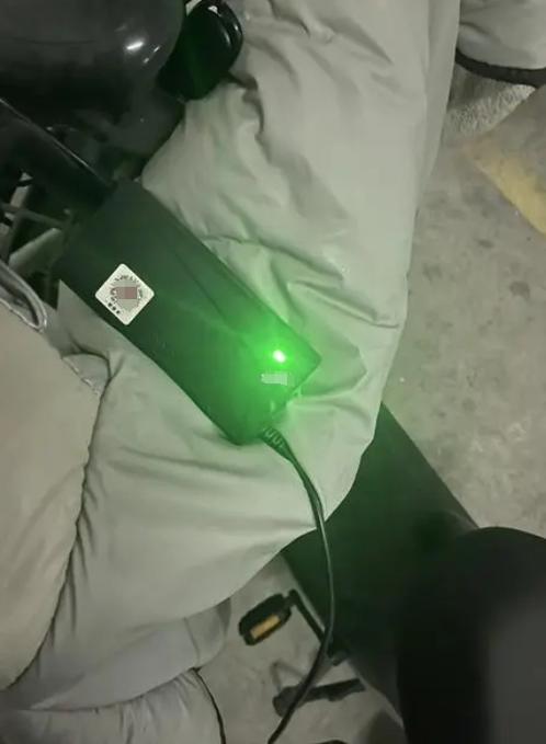 电瓶车充电不进去而且绿灯一直亮