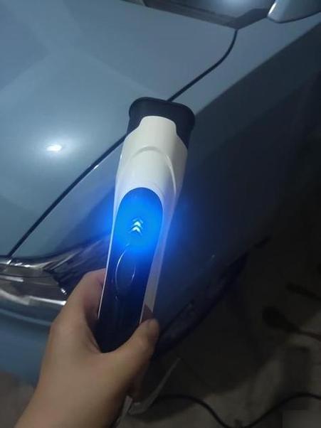 手机充电显示蓝颜色怎么回事