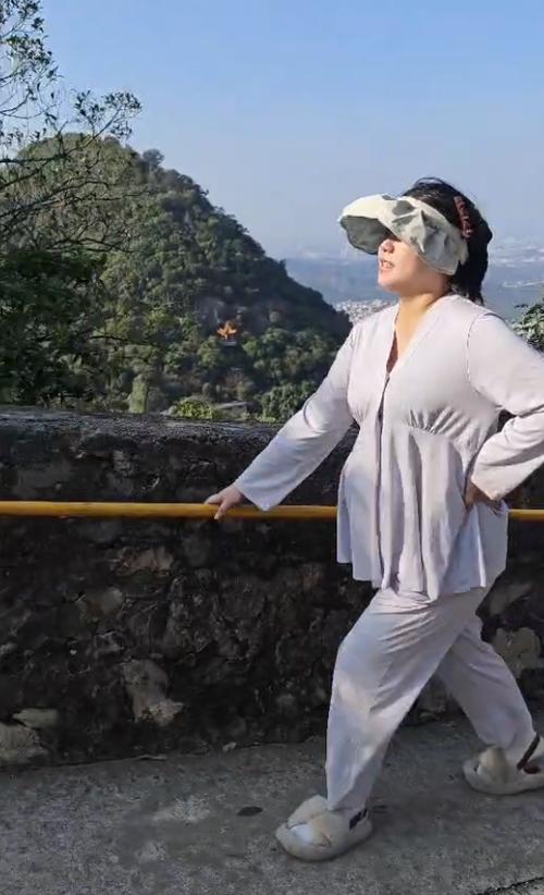 孕9个月走路健步如飞