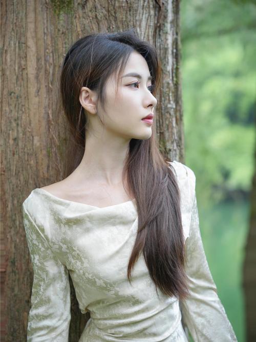 佳人有约的意思
