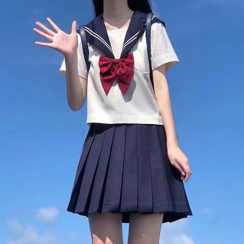 JK制服女孩头像游戏截图