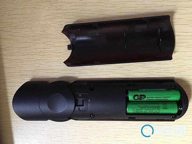 坚果遥控器怎么拆开外壳
