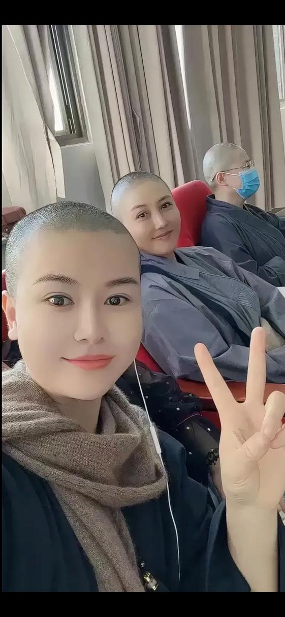 千金小姐剃光头当尼姑