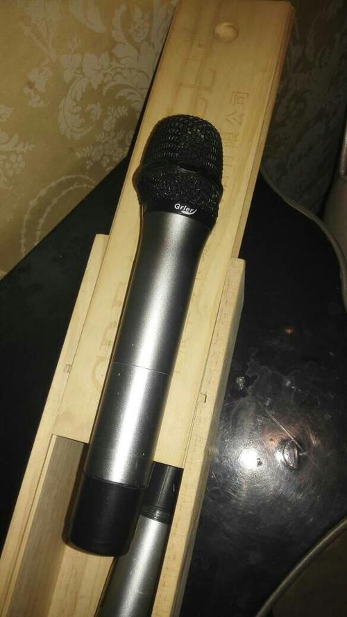 话筒摔了一下还能用不