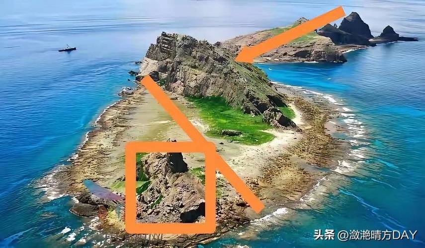 钓鱼岛灯塔航拍图