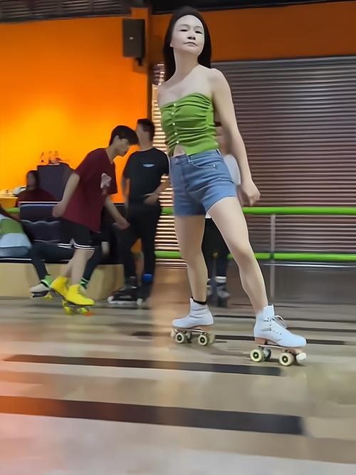 会轮滑的女生吸引人吗
