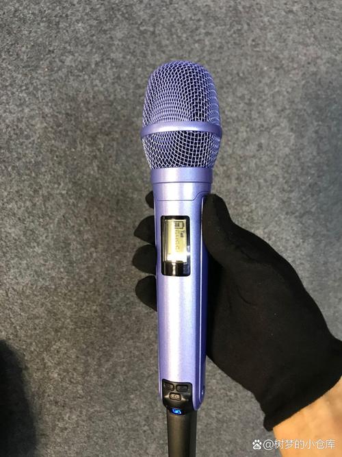 话筒声音一大就滋滋响