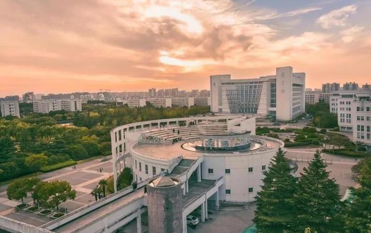 南京工程信息学院游戏截图