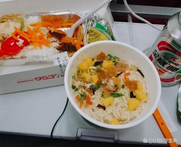 乘坐飞机禁止吃泡面的原因