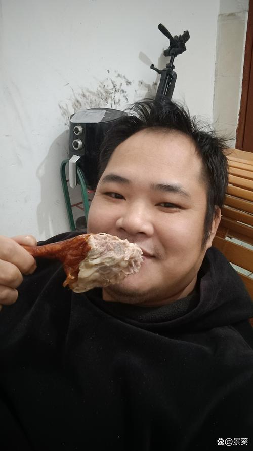刘肥肥穿美队土鸡蛋视频
