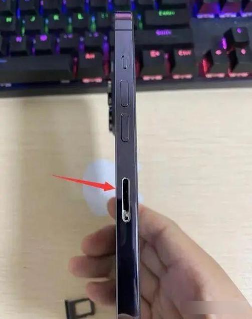 卡贴机v版s版哪个好