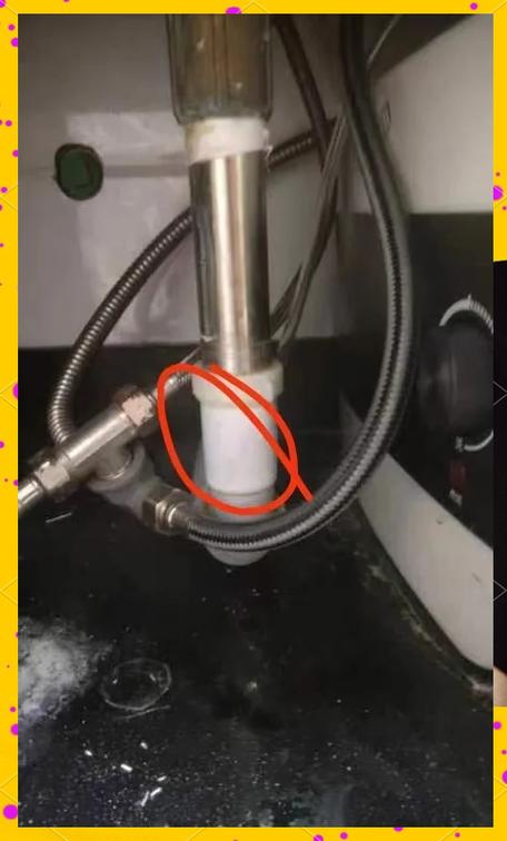 戒指掉到洗手盆的管道里面怎么办