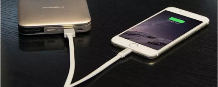 iphone一充电就自动开机