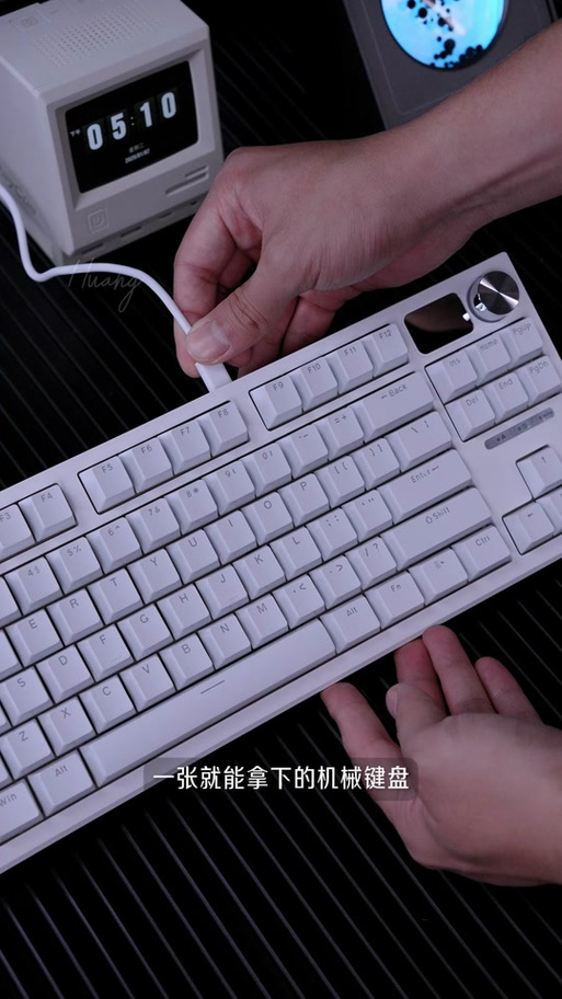 狼途键盘灯光怎么调