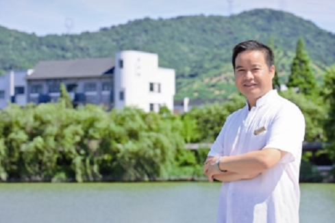 吴志贵校长