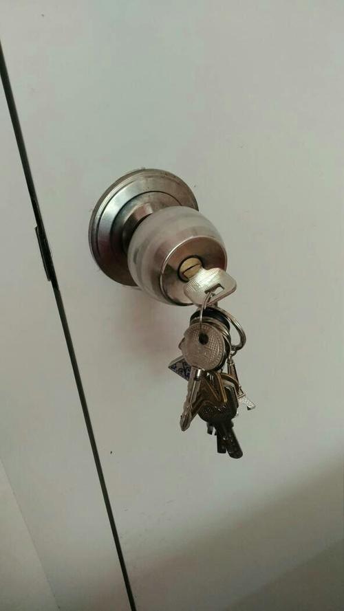 暗锁的钥匙能转动门却打不开