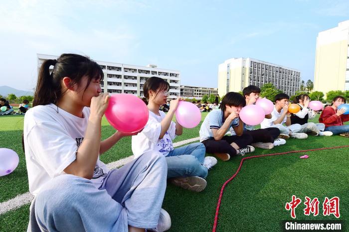 团体放松减压的游戏