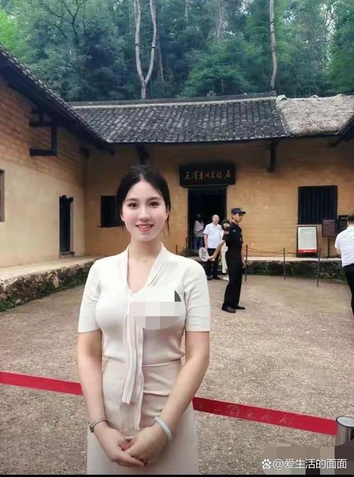 中央音乐学院邓曼丽简介